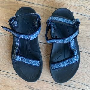 EUC Teva Hurricane Sandals, blue  8